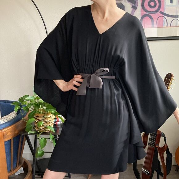 Fendi 100% silk Angel sleeve Batwing dress - Picture 4 of 14